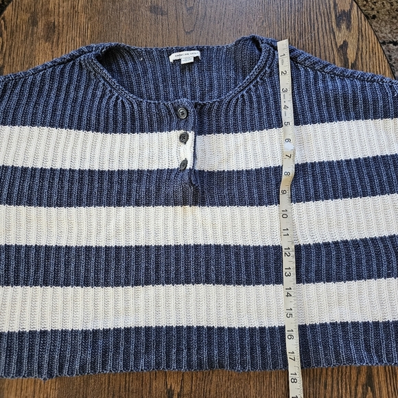 American Eagle Blue and White Striped Cropped Knit Henley Sweater Size Medium - Picture 7 of 10